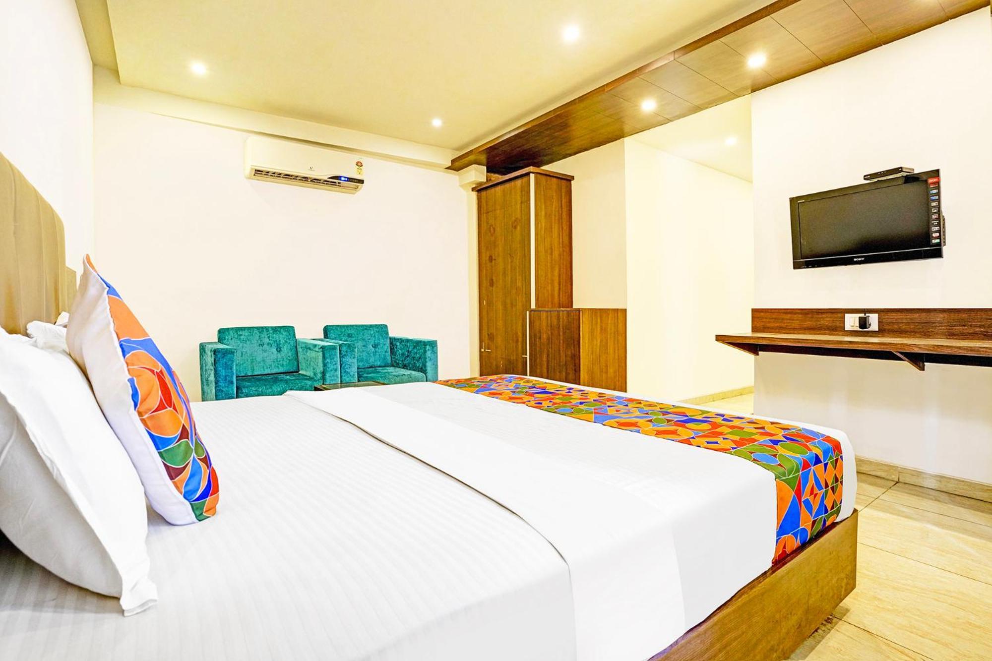 Fabhotel Prime Sky Light Вадодара Экстерьер фото