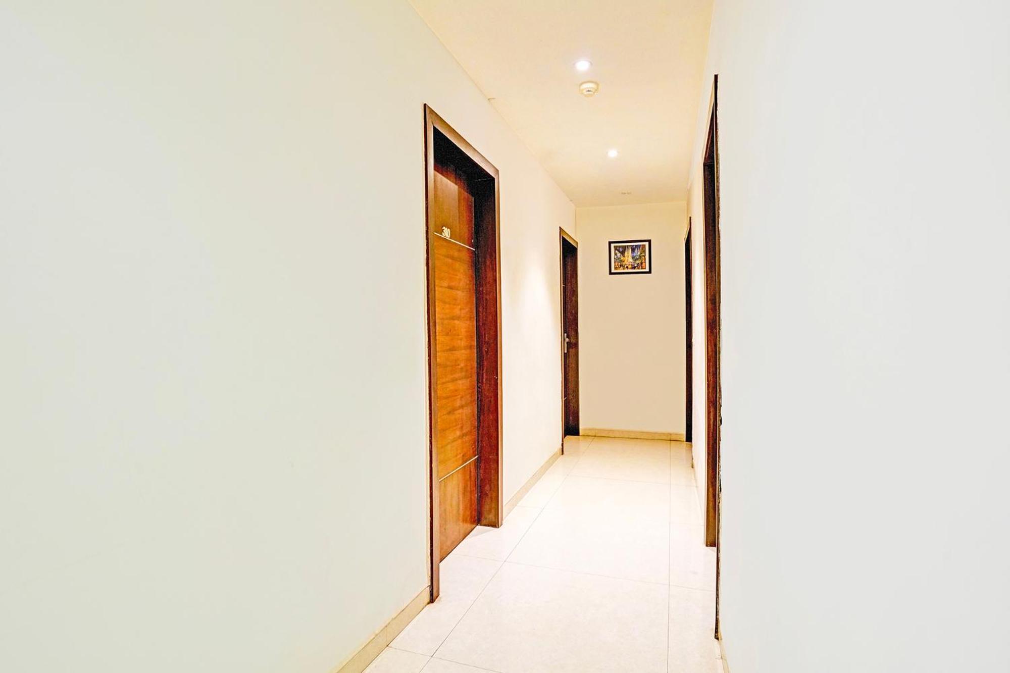 Fabhotel Prime Sky Light Вадодара Экстерьер фото