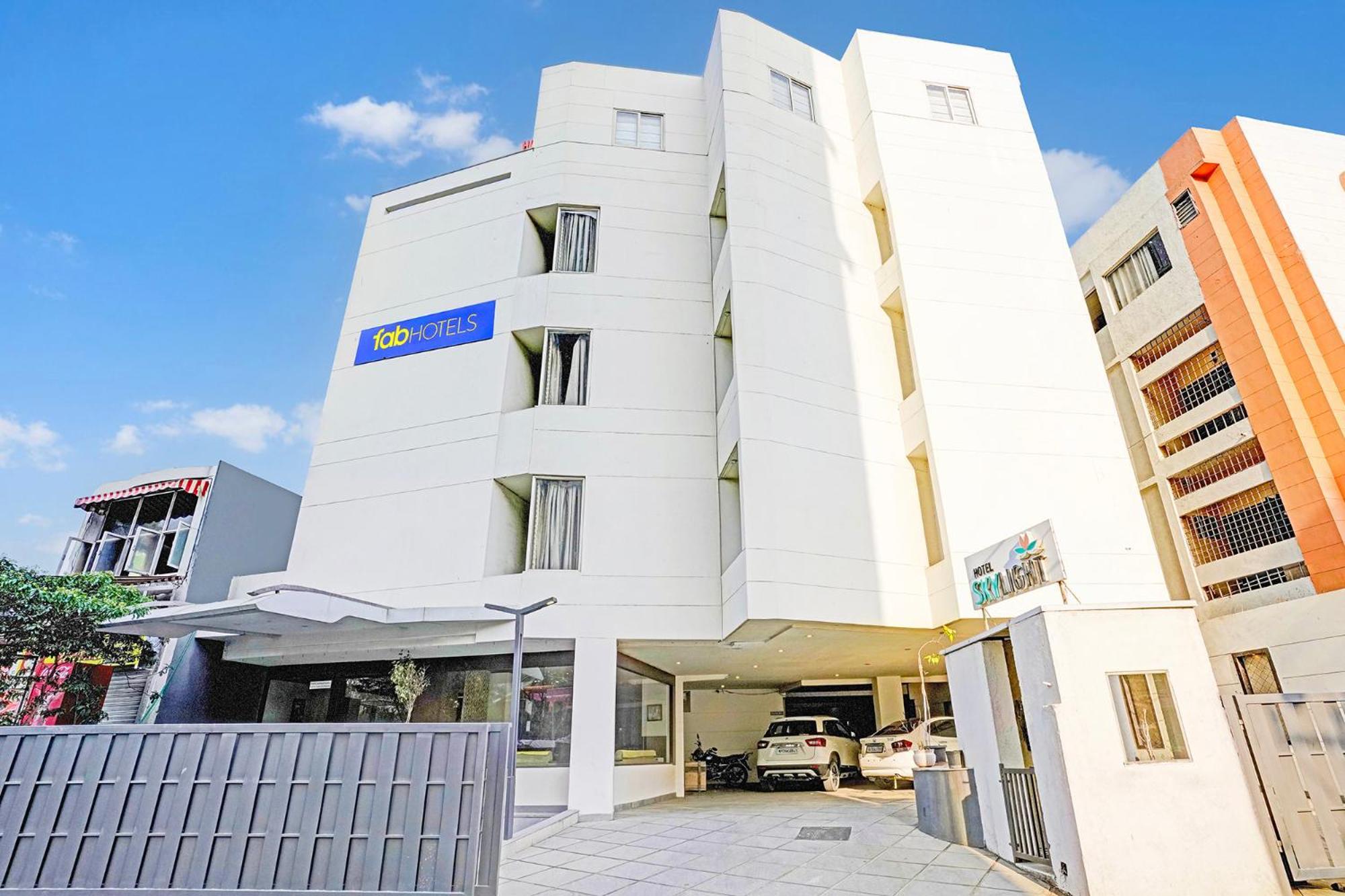 Fabhotel Prime Sky Light Вадодара Экстерьер фото
