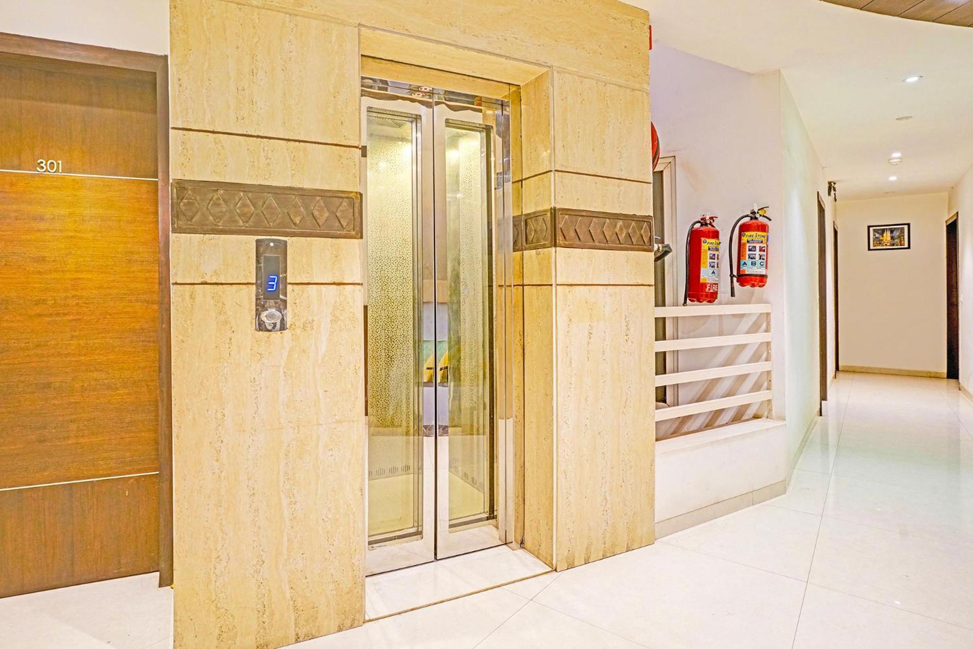 Fabhotel Prime Sky Light Вадодара Экстерьер фото